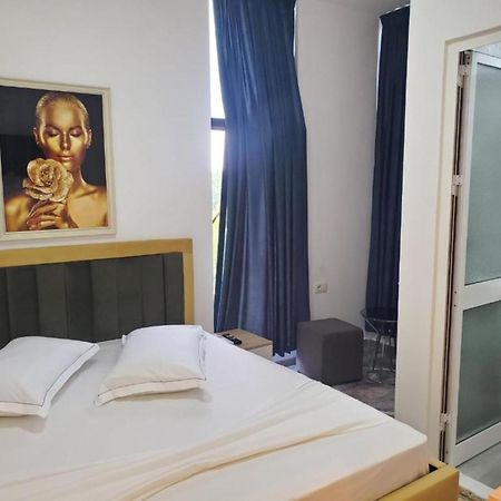 Bs Hotel Драч Екстериор снимка
