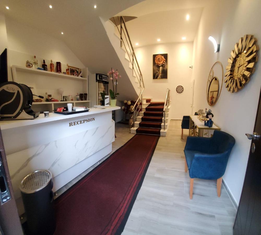 Bs Hotel Драч Екстериор снимка