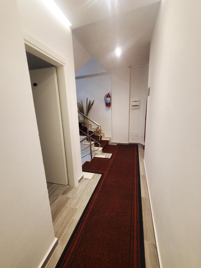 Bs Hotel Драч Екстериор снимка