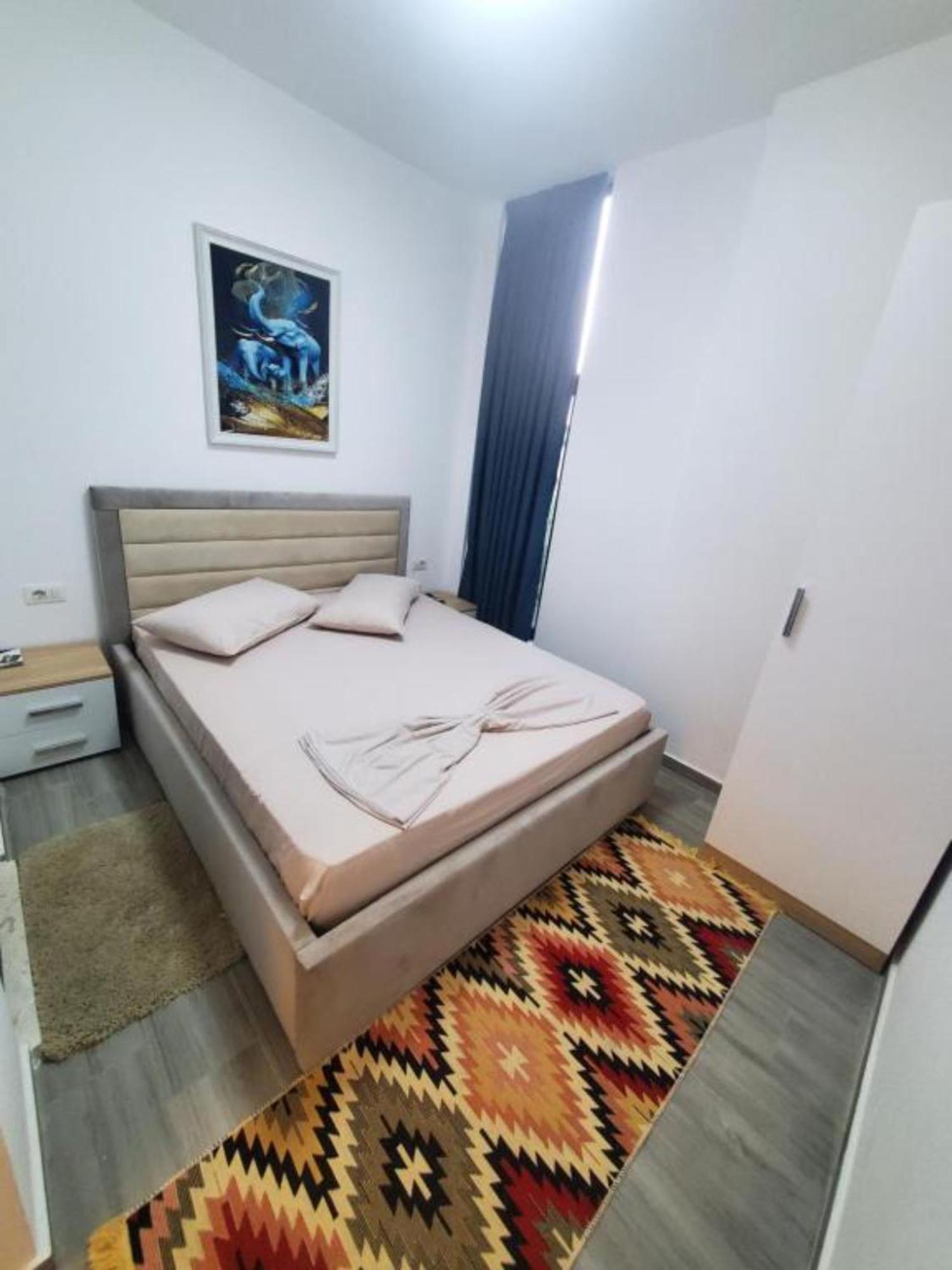 Bs Hotel Драч Екстериор снимка